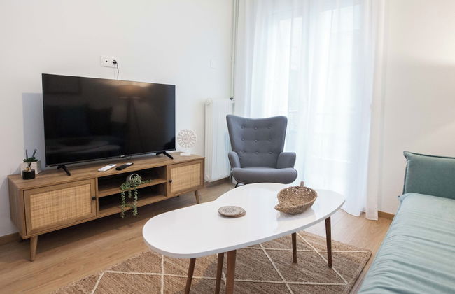 Fresh Urban Apt with Balcony in Zografou - Foto 1