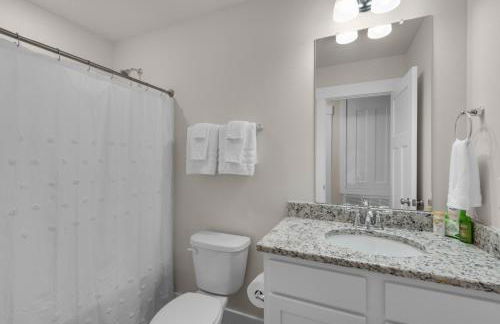 Sea Haven at Serenity - New large home with Golf Cart and game room just mins from Beach! - Foto 36