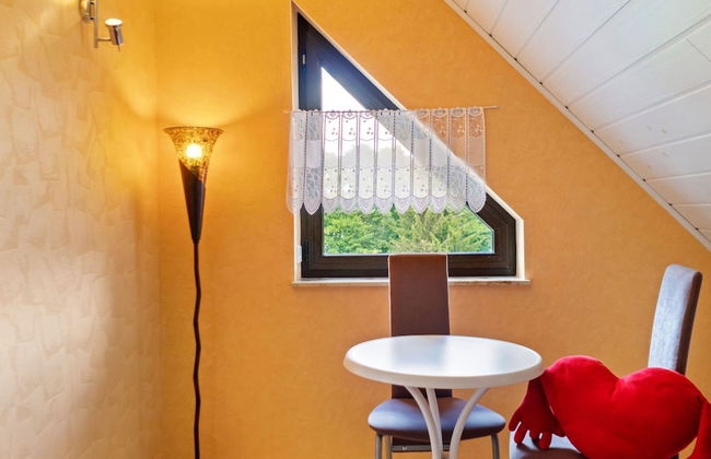 Garden View Apartment in Erzgebirge near Forest - Foto 21