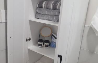 Modern Farmhouse Decor With Washer & Dryer - Foto 21