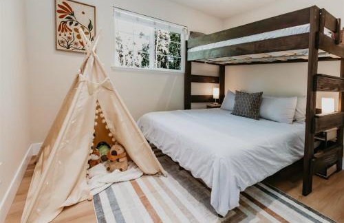 Spacious Cozy and Renovated Mountain Retreat - Foto 39