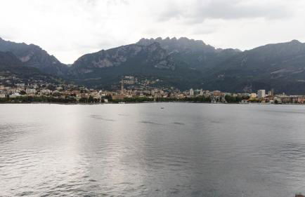 Little Marina Apartment - Lake Como East Side - lake front - Foto 24