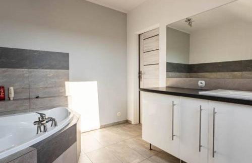 Komfortowy Dom Całoroczny - sauna, jacuzzi, bilard - Foto 15