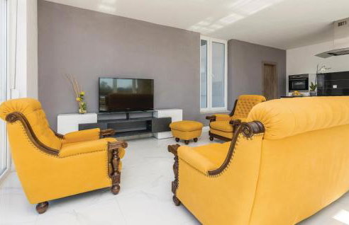 Three-Bedroom Holiday Home In Kozino - Photo 7