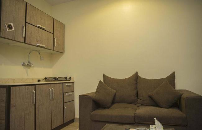 Al Eairy Furnished Apartments Qassim 4 - Photo 28