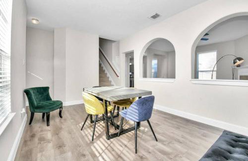 Tranquil 4-BR Oasis With Pool & Backyard Bliss! - Foto 37