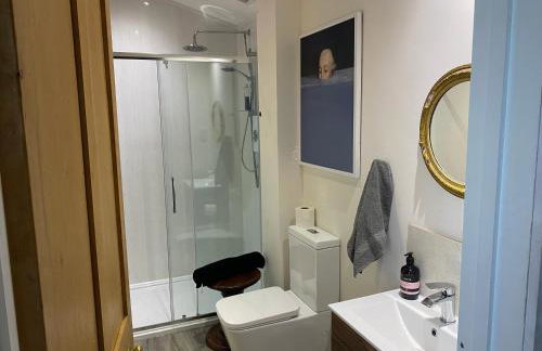 Creative Norfolk Chapel with Piano and Sauna Sleeps 10 - Foto 4