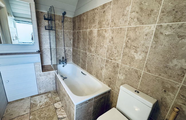 Coombe End Farmhouse Lodge - From 165 Per Night - Foto 4