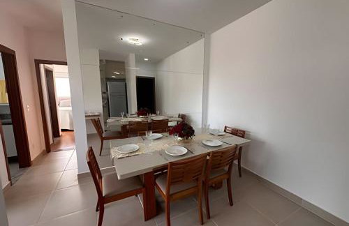 Apartamento na praia, 2 quartos e área de lazer - Foto 17