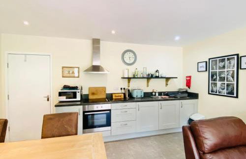 MotoCamp Wales - Lodges - Foto 35