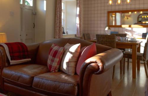 Jasmine Cottage - 2 Bedroom in Heart of Bourton! - Photo 98