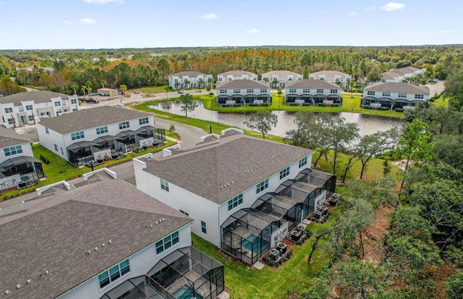 Modern 4BR Family Home With Private Pool - Photo 40