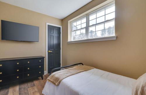 Luxe Lrg Pocono House for 18 Hot Tub/Gameroom/Pool - Foto 48