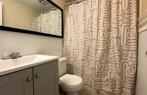 Sleeps 4 Charming 1 Bedroom with 2 Beds plus WIFI - Foto 9