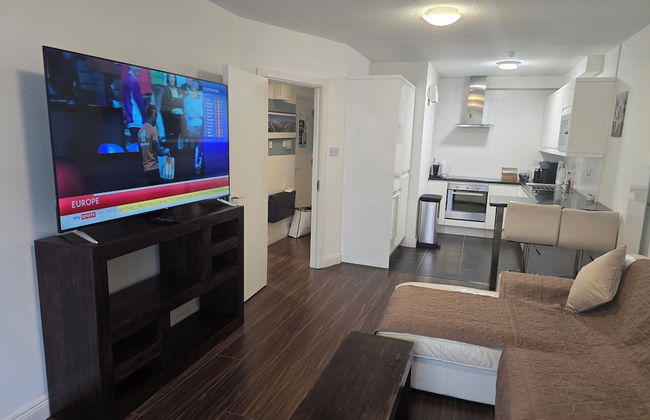 Free Private Transport From Any Dublin Port - Photo 8