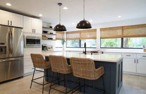 Remodeled 4BR Pool Home/IMG Golf View/Near Beaches - Photo 6