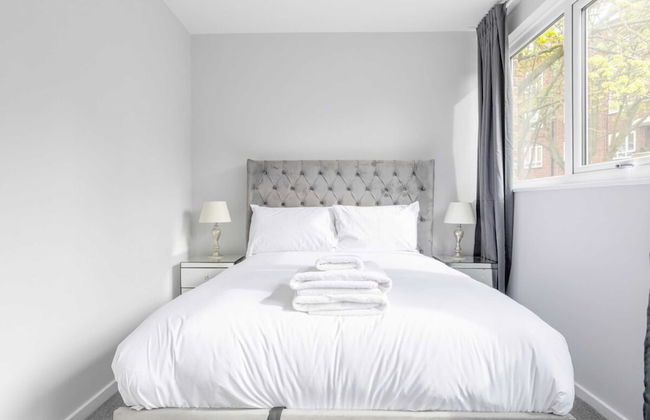 Newly Renovated 3BD Home, Islington! - Foto 1