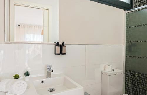 AZZ Sevilla Torre de la Plata Apartamentos - Photo 138