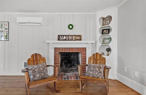 Charming Kennebunk Cape - Walk to Dock Square! - Foto 4