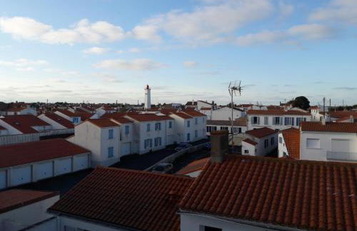 APPARTEMENT FACE au PORT et à L'OCEAN SAINT GILLES CROIX DE VIE WIFI BALCON PARKING PRIVE COUVERT - Photo 15