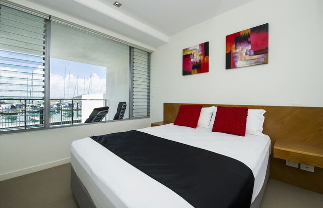 Blue on Blue Apartment 914 - Photo 6