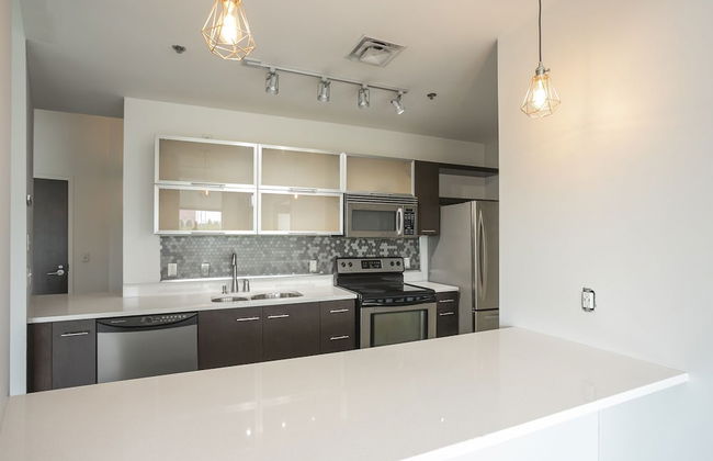 Unfurnished Condo | Amazing Layout with Balcony and In-building Storage Unit - Foto 9