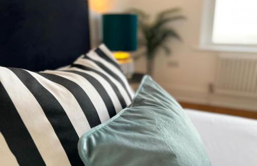 1 Bed / 1 Sofa Bed 'Scandi' Style Ground Floor Apartment - Foto 4