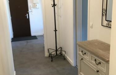 BedinReims elegant green bottle quiet and close to center free parking and wifi free ideal 5 à 9 Adultes - Foto 46