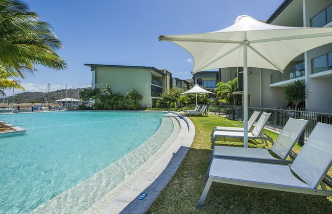 Blue on Blue Apartment 813 - Photo 14