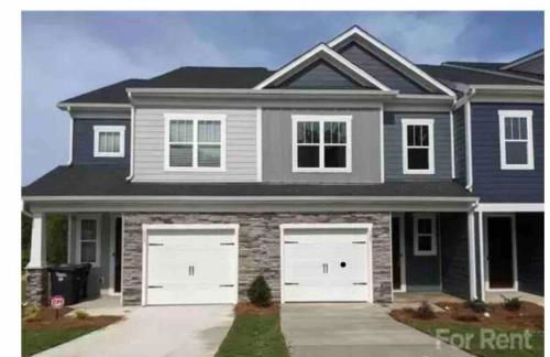 Embrace the Harmony of Nature and Urban Living - Foto 22