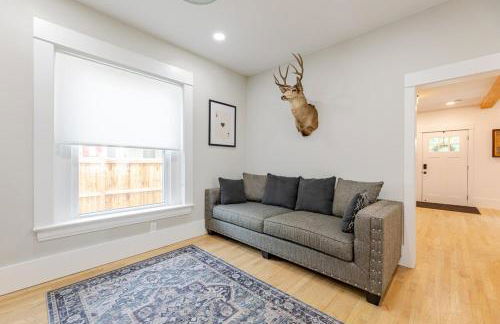 NEW REMODEL Denver Luxury Home with Private HOT TUB - Foto 37