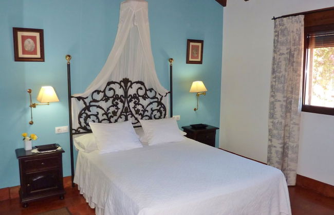 Leisure Meets Tranquility in Beautiful Villa Near Forest - Foto 13