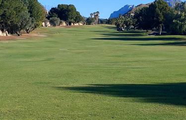 Luxury Villa with Pool & Garden - Foto 34