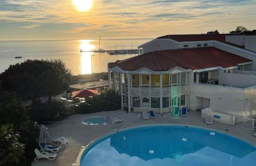 Vue Mer et Piscine, avec Balcon - 1 min de la plage - Foto 27