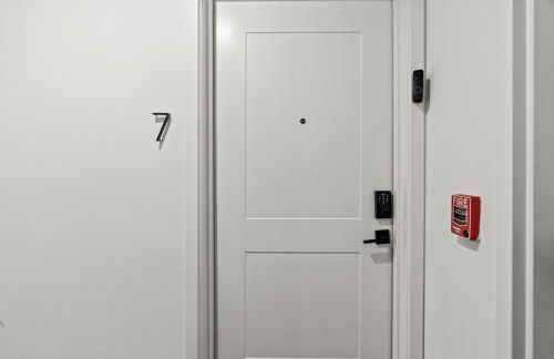 Charming LUXE 1BR, Free Parking, Kitchen and Laundry - Foto 31