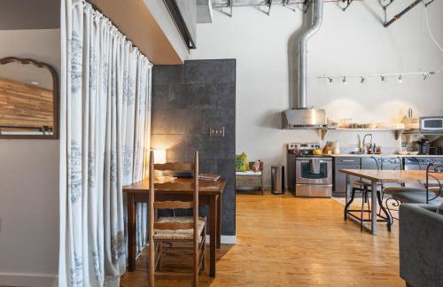 Industrial Modern Loft in Downtown Lafayette - Foto 16