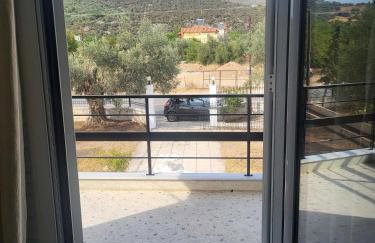 Marys Home Eretria - Photo 17