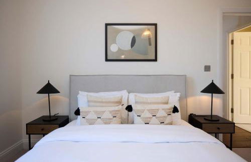 Behind the Blue Wall - Foto 18