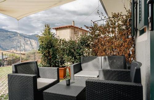 Casa Galya with private patio by GardaDoma - Foto 12