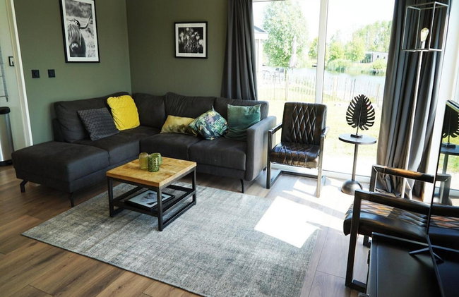 Waterfront Chalet for 6 in Kampen - Photo 8