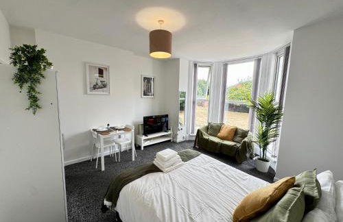 THE SPRINGFIELD SUITE - ONE BEDROOM APARTMENT - KIDDERMINSTER CENTRAL - SLEEPS 3 GUESTS - PARKING INCLUDED - WEST MIDLANDS SAFARI PARK LOCATIOn - Foto 19