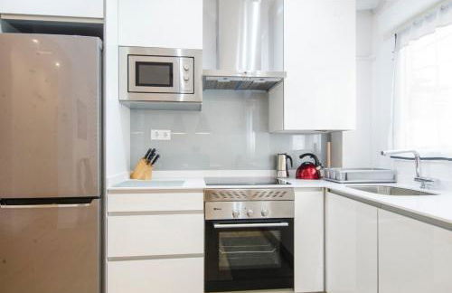 Bright Stylish 2BD 2BTH - CITY CENTRE - Photo 13