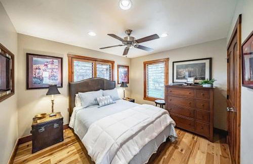 Upscale Hot Tub Wildlife Views - Photo 36