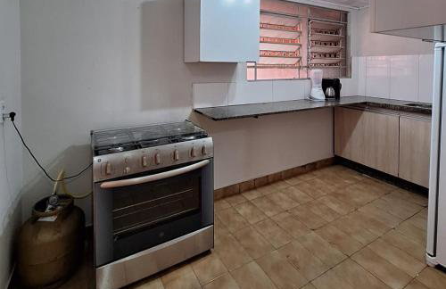 CASA - localizada no centro de Campo Grande - 2 quartos com ar e garagem para 2 carros - Foto 45