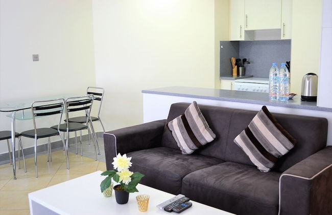 Bright furnished studio near metro in Tecom - ALIA - Photo 11