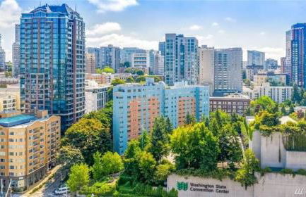 Vibrant Downtown, King Bed, Work Desk & Kitchen - Foto 22