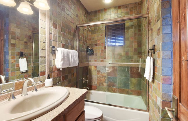 Homewood on the Lake - Photo 13