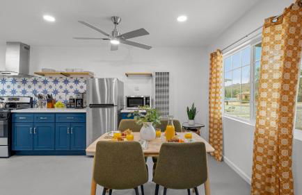 Fable by Avantstay 2 Unique Spaces, w/ Bowling, Hot Tub, Fire Pit, Large Yard - Foto 22