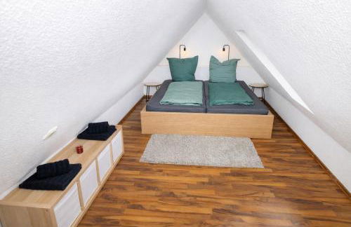 Larooms Merseburg - Apartment LP01 - 2 Zimmer, 2 Einzelbetten, 1 Doppelbett, große Couch, Küche, Balkon, Waschmaschine - Foto 8