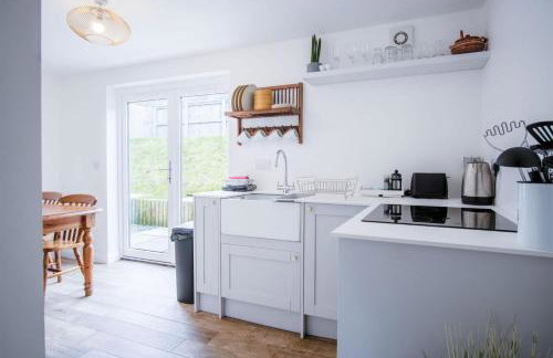 Yellow Cottage - 2 Bedroom Cottage - Dale - Foto 21